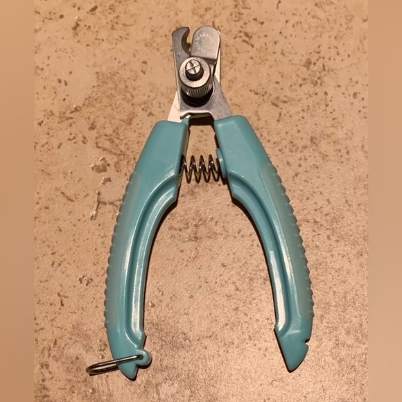 Martha Stewart Pets Nail Clippers With Safety Guard - Picture 4 of 11